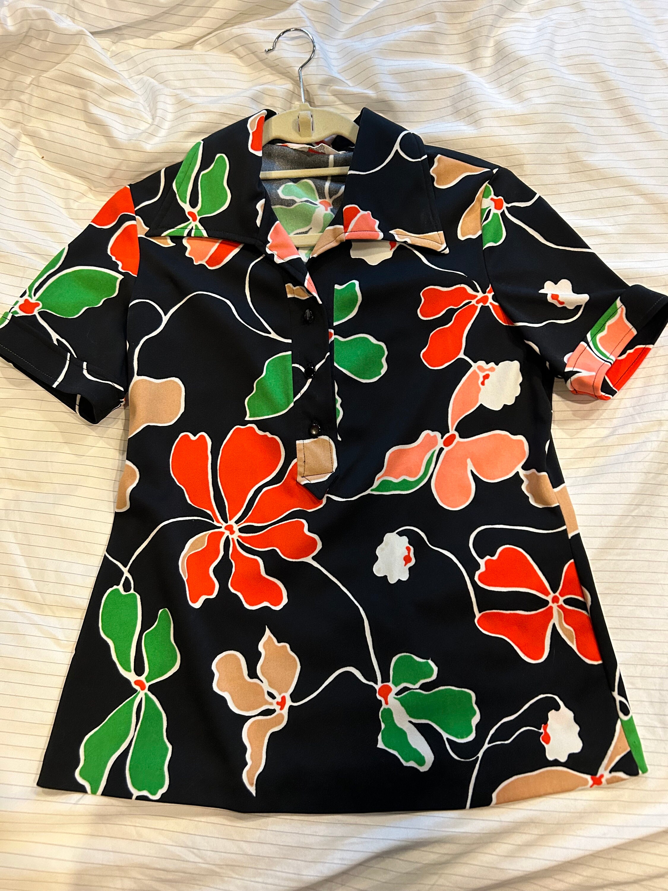 60's Fab Floral Top Blouse Vintage Polyester Top Sz S/M Leslie Fay