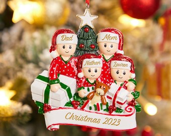 Ornement de Noël de famille Ornement de noms de famille personnalisés 2023 Ornement de Noël personnalisé Cadeau de famille 2023Décor d'arbre de Noël Ornement de couples