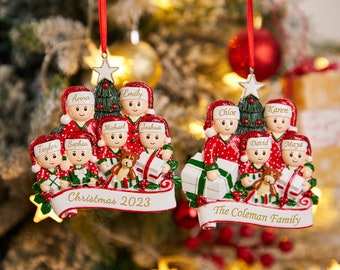 Ornamento di famiglia 2023 con nomi Regalo di Natale per famiglie personalizzato Ornamento inciso con nome personalizzato 2023 Regalo di Natale personalizzato Decorazioni natalizie