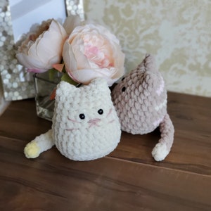 Easy amigurumi crochet toy cat digital PDF PATTERN good for beginners / Amigurumi crochet Marshmallow Candy cat stuff toy / desk toy image 4