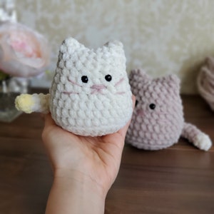Easy amigurumi crochet toy cat digital PDF PATTERN good for beginners / Amigurumi crochet Marshmallow Candy cat stuff toy / desk toy image 3