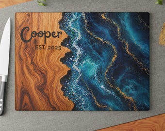 Tabla de embutidos de vidrio personalizada, tabla de cortar y servir con diseño de río de resina epoxi, decoración de cocina de madera de olivo azul océano playa perla, regalo