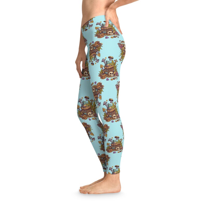 Fantasy-inspirierte Treasure Chest Leggings für Frauen: Lässige und bequeme Leggings - Perfektes Weihnachtsgeschenk für Sie Bild 5