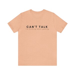Kann nicht sprechen, ich denke über Gaming nach | Mama Shirt | Rollenspiel Geschenk für Frauen | D&D Geschenk für Sie| Gaming Kleidung Bild 9
