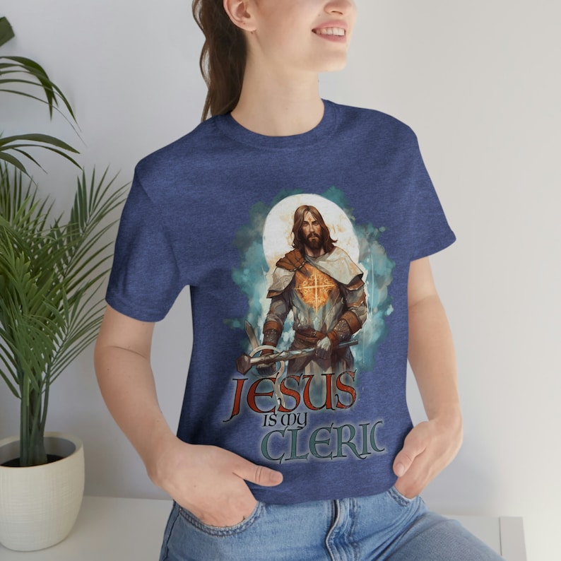 Jesus är min prästskjorta | Kristen t-shirt för DND- och RPG-spelare | Prästrustningsdesign | Trosbaserade kläder | Alternativ design 2 bild 1