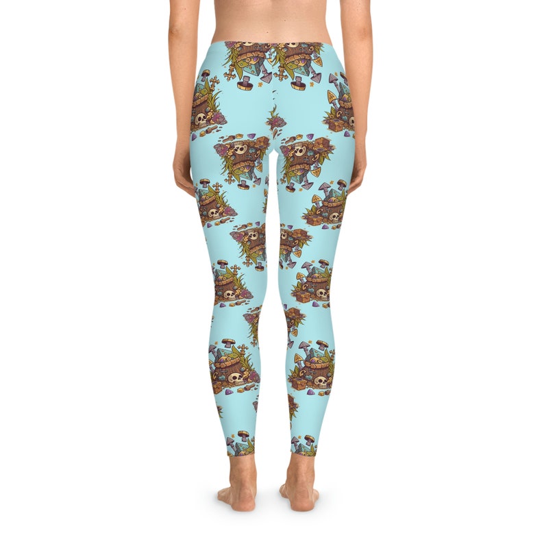 Fantasy-inspirierte Treasure Chest Leggings für Frauen: Lässige und bequeme Leggings - Perfektes Weihnachtsgeschenk für Sie Bild 4