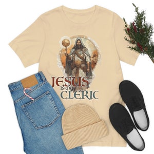 Jesús es mi camisa de diseño de sacerdote clérigo / Camiseta cristiana para jugadores TTRPG / Diseño de armadura clérigo / Ropa basada en la fe / Diseño alternativo 3 imagen 8