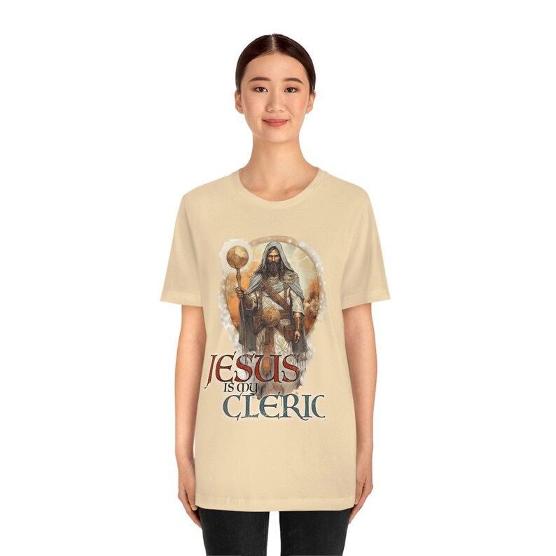 Jesús es mi camisa de diseño de sacerdote clérigo / Camiseta cristiana para jugadores TTRPG / Diseño de armadura clérigo / Ropa basada en la fe / Diseño alternativo 3 imagen 2