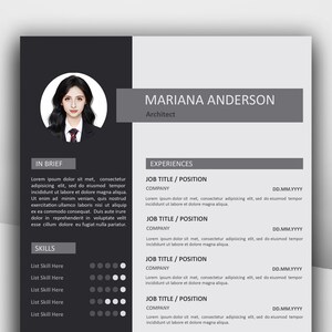 以下が含まれることがあります： 女性の顔写真、名前「MARIANA ANDERSON」、肩書き「Architect」が記載されたプロフェッショナルな履歴書のテンプレート。履歴書には「IN BRIEF」、「SKILLS」、「EXPERIENCES」のセクションが含まれています。デザインは主に黒、白、グレーです。