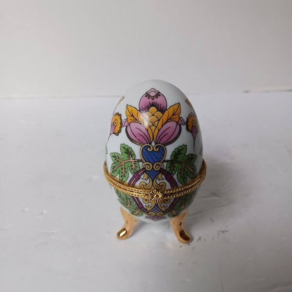 Vintage Porcelain Footed Egg Trinket Box Hinged Lid