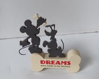 Rare figurine poinçon Disney Silhouette Mickey et Pluto Dreams Were Made To Be Fetched