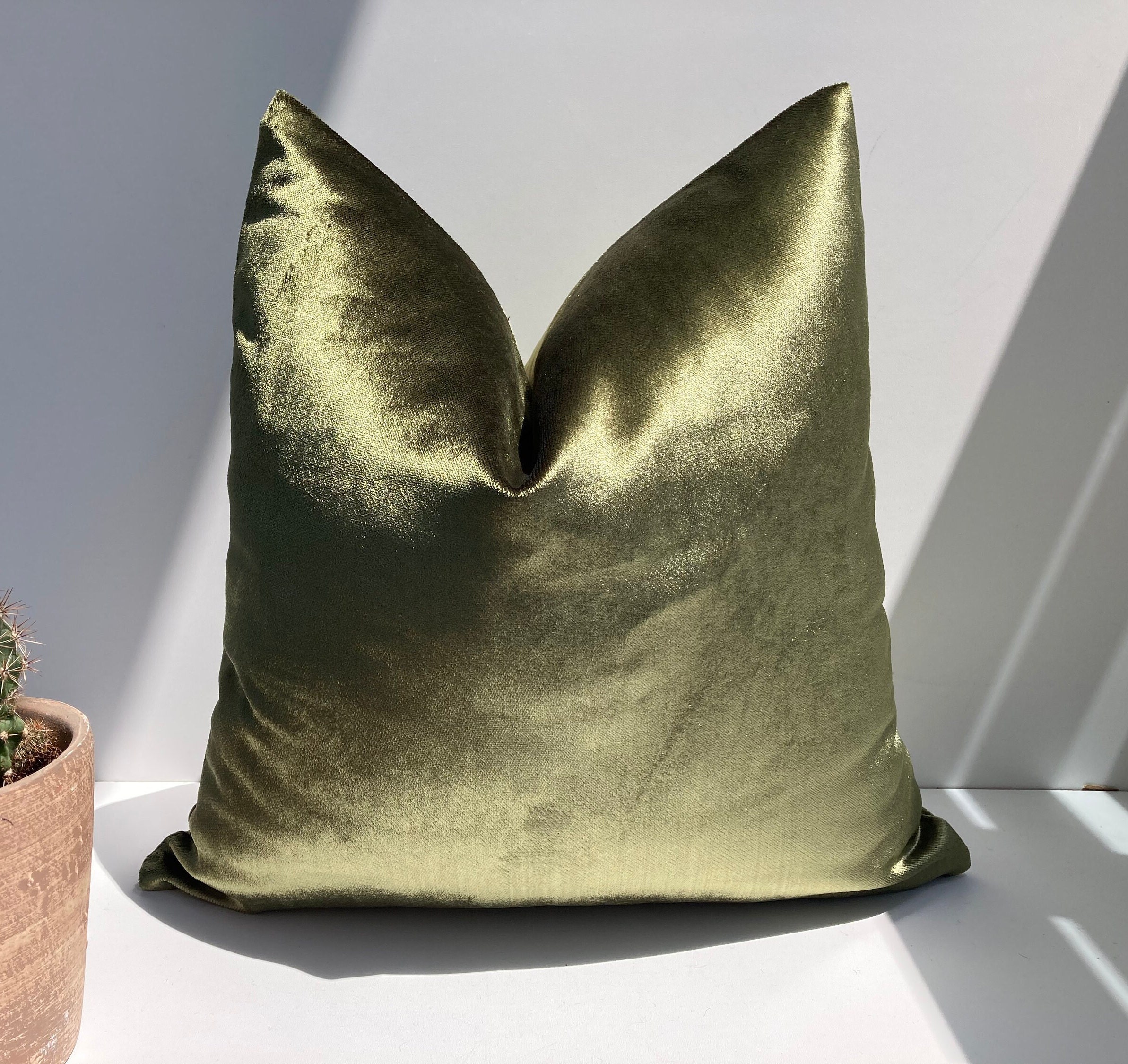 Green Leafy Velvet Pillow Cover Set of 2 – LA JOLIE MUSE