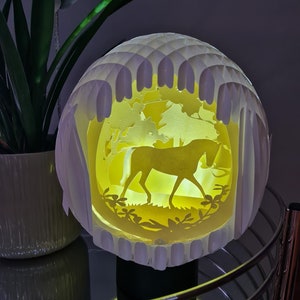 Fichier Popup card, lightbox, cheval 3d papercut sphère horse eggs pop up