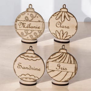 Marcador de lugar Porta-nome de madeira Natal Bolas de Natal personalizáveis