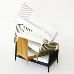 Dollhouse Bed - 1:12 Scale Modern Miniature Bed for Dollhouse Bedroom - Dollhouse Furniture