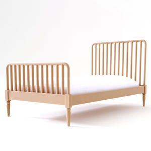 Dollhouse Bed - 1:12 Scale Modern Miniature Bed for Dollhouse Bedroom in Natural