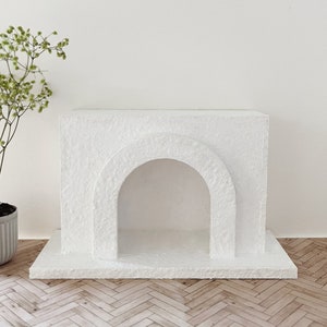 Dollhouse Fireplace - 1:12 Scale Modern Miniature Fireplace for Furnishing and Decor - Mini Dollhouse Furniture