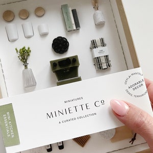 Miniature Kitchen Set: Dollhouse kitchen accessories and miniature coffee