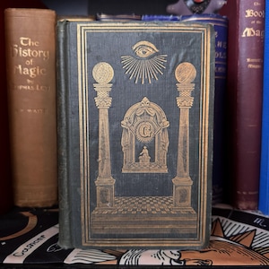 Webb&#39;s Freemason&#39;s Monitor *Attractive Binding* - ILLUMINATI FREEMASONRY OCCULT Hermetic Brotherhood Druidism Secret Society Scottish Rite