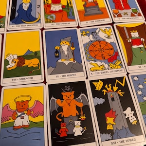 Baraja de tarot de ositos de goma en lata - 78 cartas del oráculo del tarot para principiantes Espiritualidad de la nueva era Metafísica Libros Ocultismo Alquimia Astrología hermética