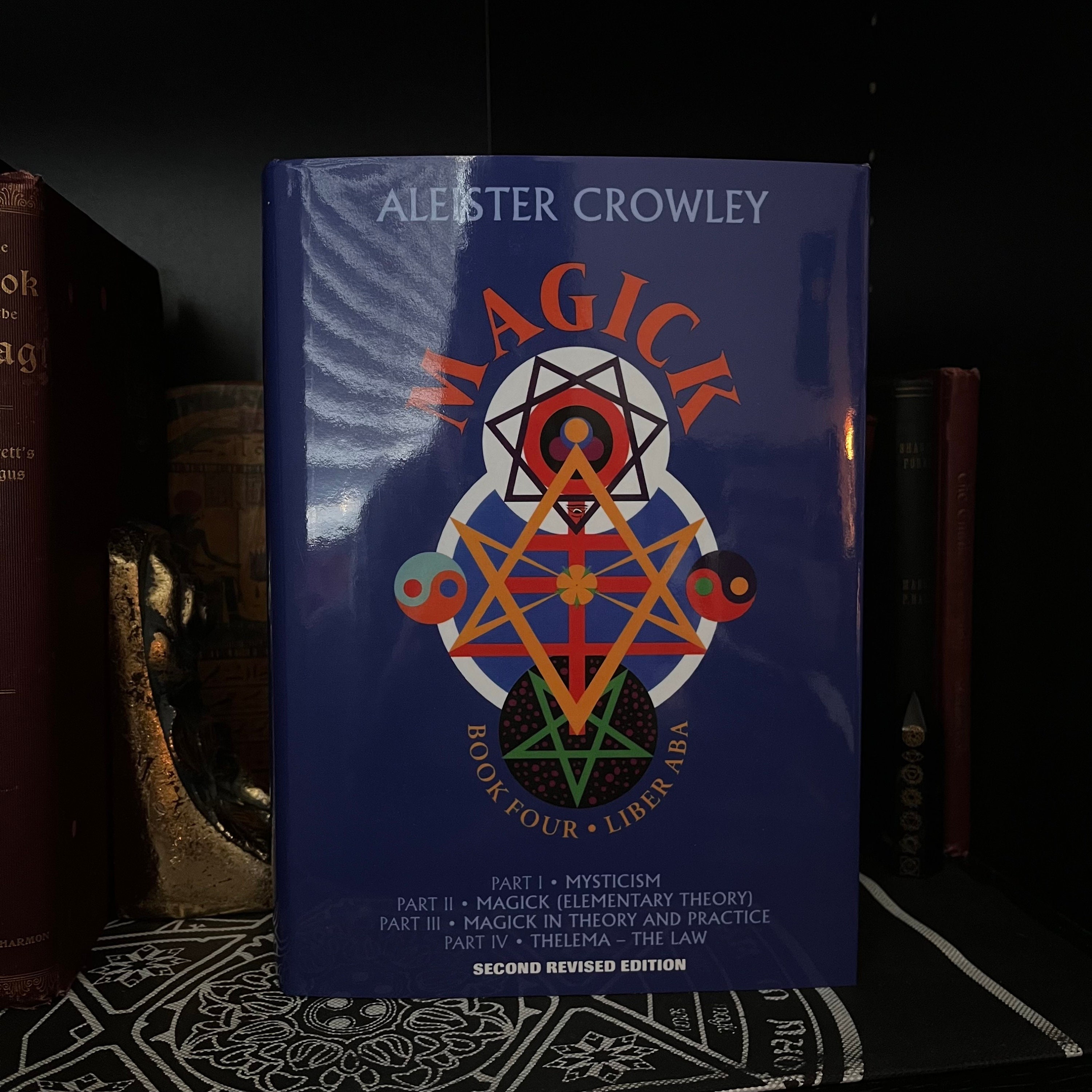 ALEISTER CROWLEY: A MAGICK LIFE レア本UK A Magick Life: A Biography of Aleister Crowley: Amazon.co.uk