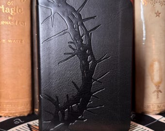 LeatherTouch Charcoal King James Version Bibel Neues und Altes Testament Roter Buchstabe Reiner Cambridge Text Präsentation Farbkarten König Solomon