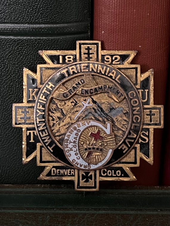 Knights Templar Pin (1892)- Gold Plated, Freemaso… - image 2