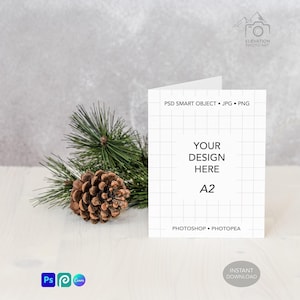 Mockup för julkort, vikt A2 4,25 x 5,5 stående kort, tallkotte, PSD Smart Object, JPG, PNG | M001