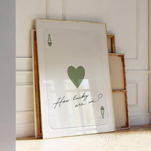Speelkaartprint, hartenaas poster, hoe gelukkig zijn we, saliegroen typografie kunst aan de muur, digitale DOWNLOAD