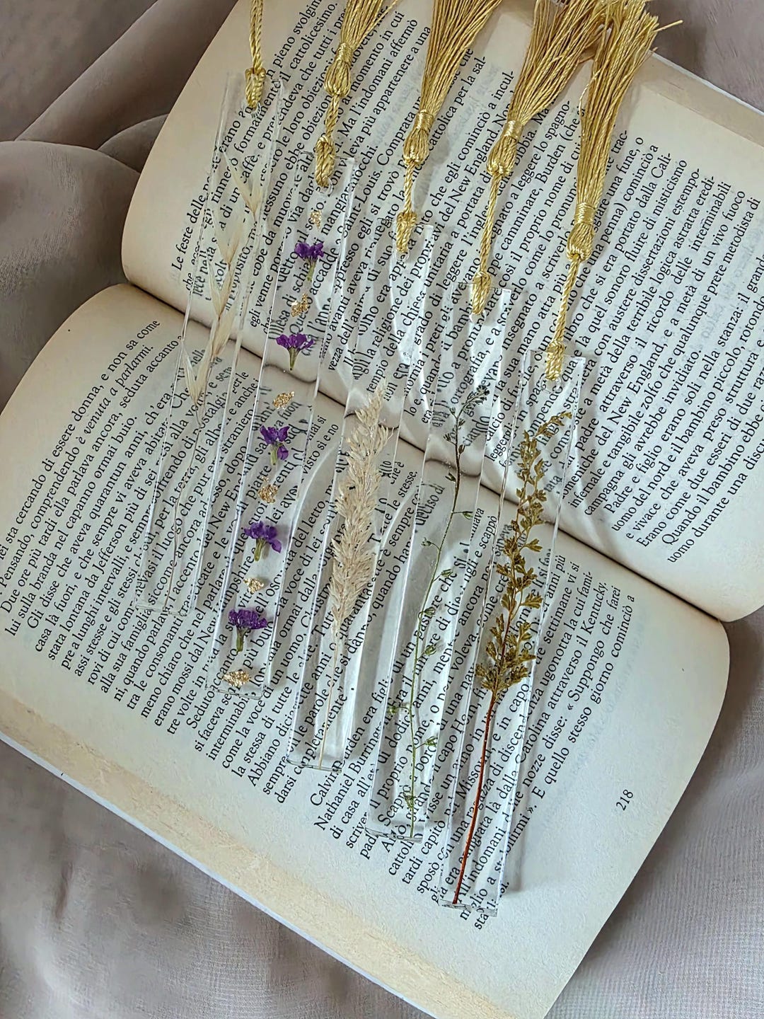 Resin Bookmark With Pressed Flowers and Gold Details – a Handmade and ...