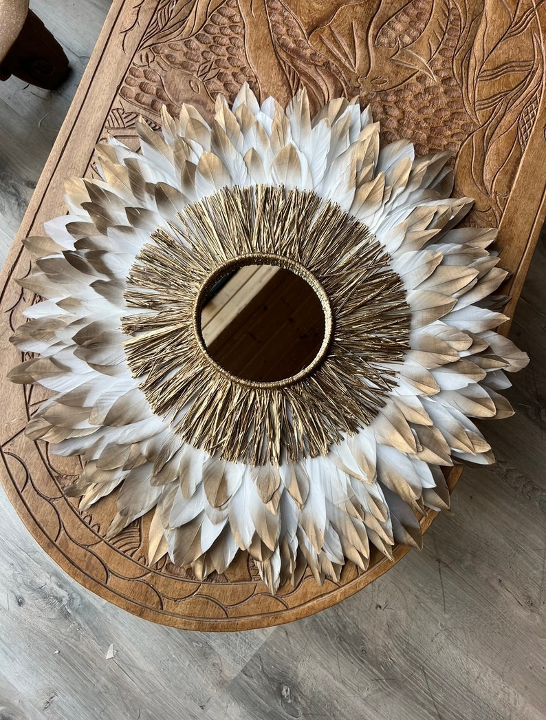 JUJUHAT Gold 55-60CM, decoration in natural white feathers with golden tips and 15cm mirror in golden raffia. French artisanal creation image 5