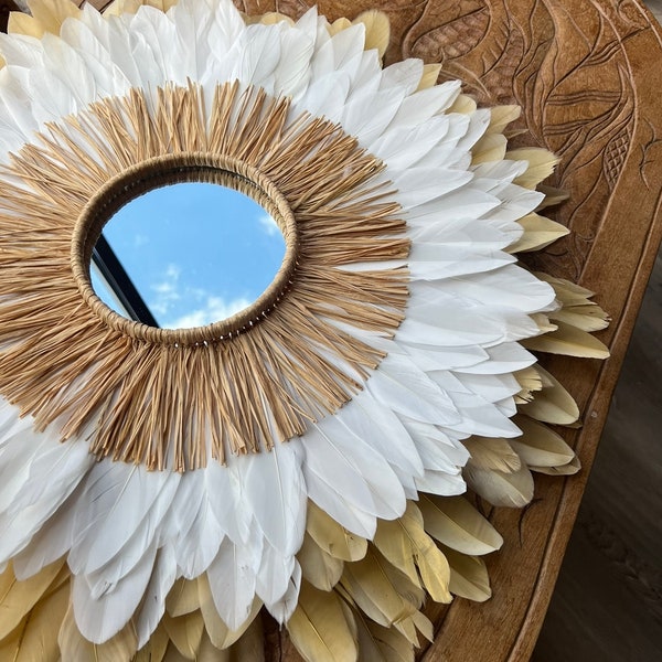 JUJUHAT 55-60CM, Plumes couleur moutarde, coeur blanc et miroir de 15cm en raphia naturel tissé à la main - Pour une décoration unique