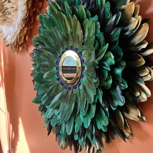 JUJUHAT 70CM wall decoration PEACOCK feathers, green with gold tips, black rooster and peacock feathers, 14/15cm mirror in gold brass - Boho chic style