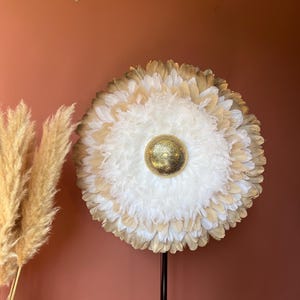 LUMINEUX JUJUHAT 70CM, plumes naturelles beiges, dorées et blanches, avec télécommande pour changer de couleur, décoration murale faite main