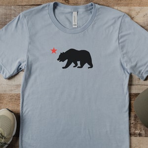  California Republic Flag Tribal Grizzly Bear - Robo Print T- Shirt : Clothing, Shoes & Jewelry