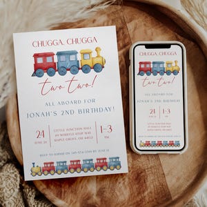 Puede incluir: Una invitación de cumpleaños y un teléfono inteligente que muestra el mismo diseño. El diseño presenta un tren de acuarela con vagones rojos, azules y amarillos. El texto incluye "Chugga, Chugga", "Two Two!" y detalles del cumpleaños.