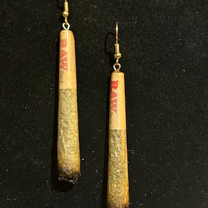 Classic raw joint earrings!