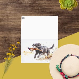 Cartão de felicitações de Labrador preto com faisão – Arte em aquarela de cão de trabalho, presente de guarda-caça, cartão de esportes do país, cartão de cão de caça de caça
