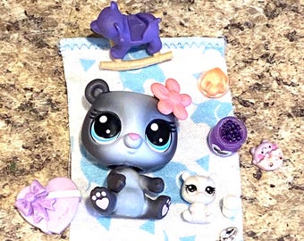 Littlest Pet Shop Panda and Baby with fun accessories lps toy