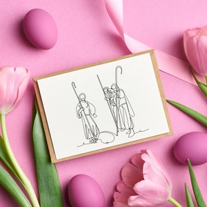 Puede incluir: Una tarjeta marr&oacute;n con un dibujo de l&iacute;nea negra de tres personas con bastones sobre un fondo rosa con tulipes rosas y huevos rosas.