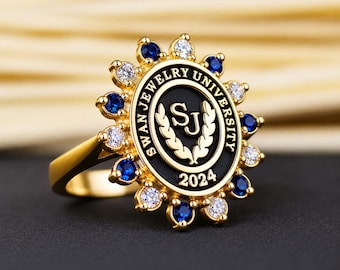 金メッキの大学リング、女性用卒業記念リング、青と白のストーンがあしらわれたパーソナライズされたカレッジリング