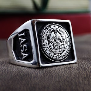 Men’s Square Silver University Ring – Custom Engraved Graduation Signet – Personalized College Jewelry Gift