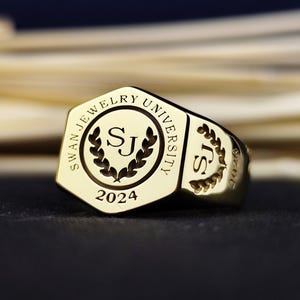 Personalized Graduation Signet – Custom Ring for University, College, or High School – Class Jewelry in Gold or Silver
