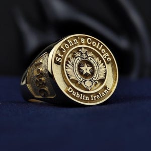 Gold-Plated University Ring – Custom Graduation Signet for Men & Women – Personalized College Class Jewelry