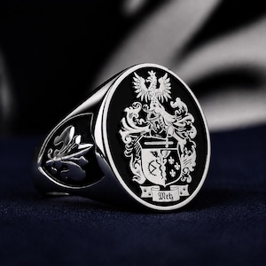 Custom Family Crest Ring, Coat of Arms Signet Ring, Personalized Heraldic Jewelry, Heirloom Gift for Men