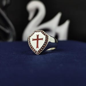 Knights Templar Ring – Shield Signet with Red Cross – Masonic Crusader Jewelry – Men’s Medieval Ring – Templar Cross Silver Band