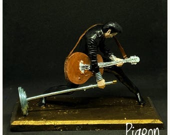 Elvis Presley Bust Figurine – Retro Rock and Roll Decor – Music Icon Gift – Vintage Style Sculpture – Collector's Item