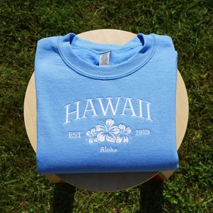 Embroidered Hawaii Crewneck Sweatshirt, Embroidered Aloha Sweatshirt, Tropical Beachy Crewneck, Embroidered Hibiscus, Embroidered Honolulu