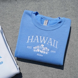 Embroidered Hawaii Crewneck Sweatshirt, Embroidered Aloha Sweatshirt, Tropical Beachy Crewneck, Embroidered Hibiscus, Embroidered Honolulu