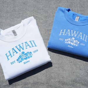 Embroidered Hawaii Crewneck Sweatshirt, Embroidered Aloha Sweatshirt, Tropical Beachy Crewneck, Embroidered Hibiscus, Embroidered Honolulu